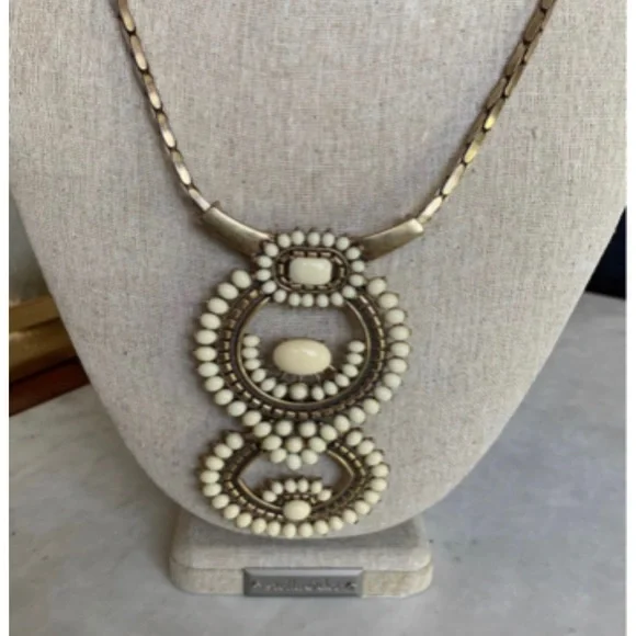 Stella & Dot Havana Necklace - Picture 2 of 7